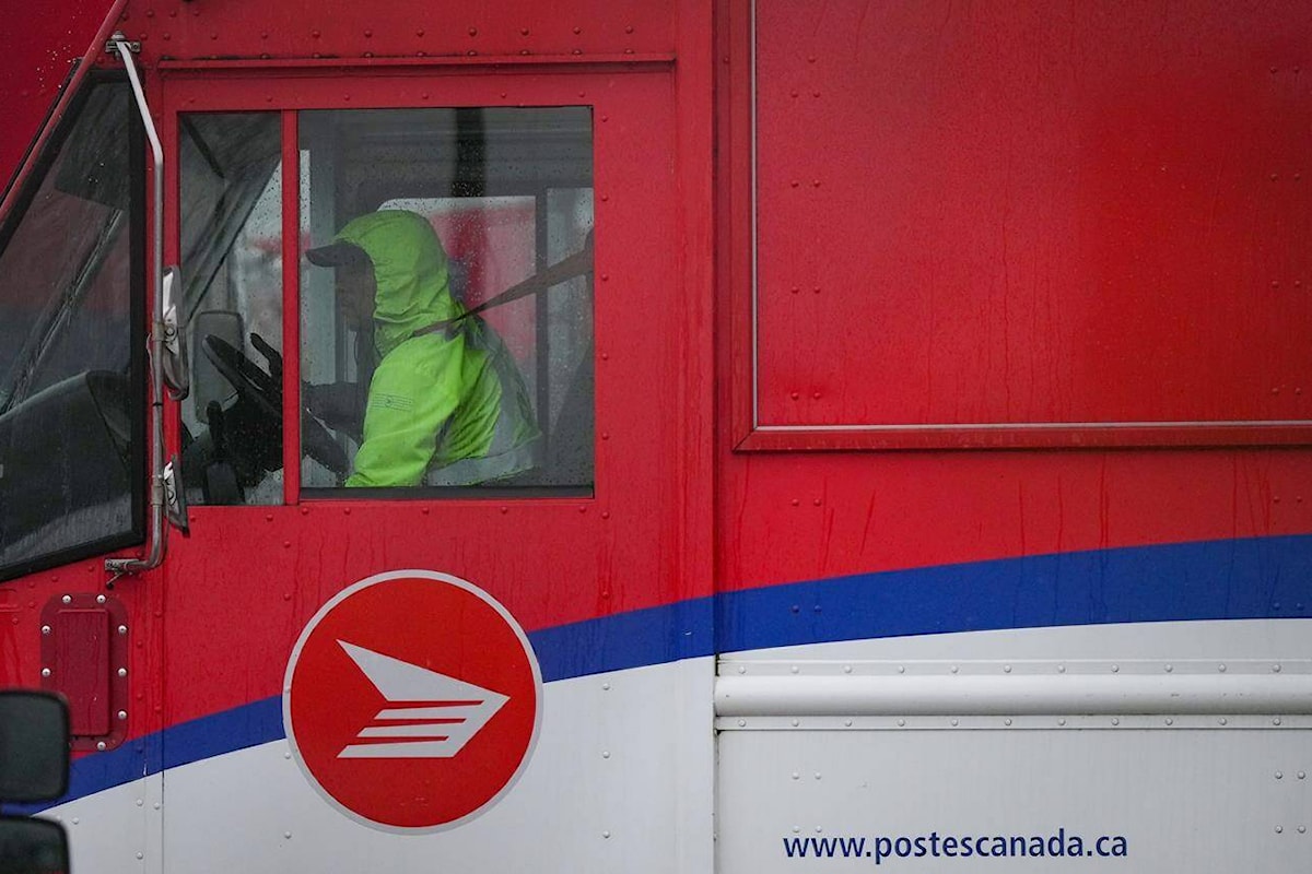 Santa will get your letters, but he won’t have time to respond: Canada Post