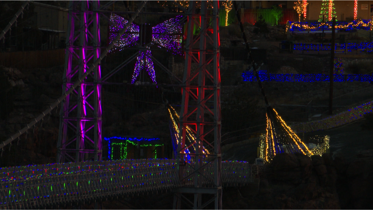 'Bridge of Lights' at Royal Gorge to open every day through December