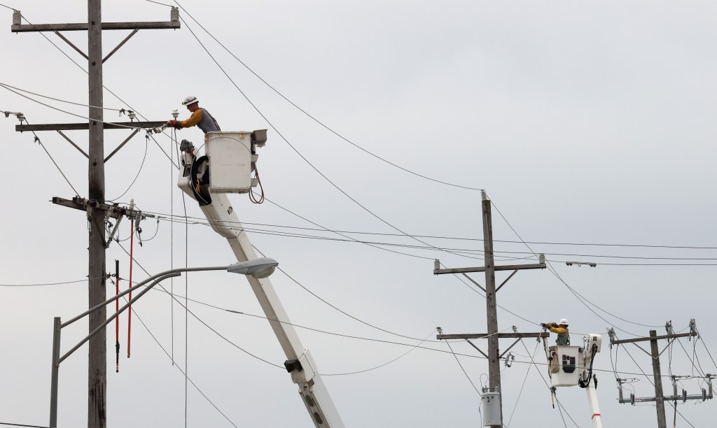 ICC approves ComEd grid improvement plan, with rate hike