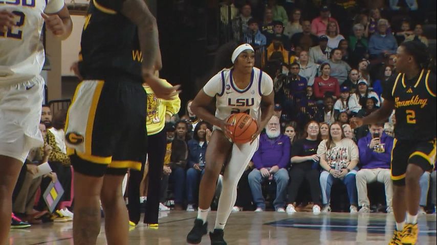 LSU women's basketball beats Illinois-Chicago in Morrow's homecoming