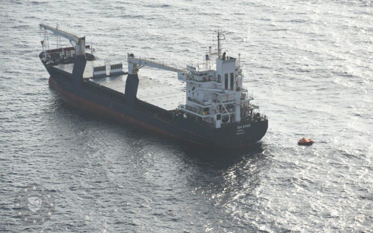 Crew of Panama-Flagged Cargo Ship Rescued in Red Sea