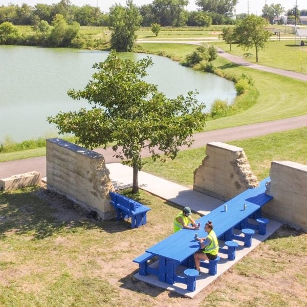 I/Thee places seating within "intentionally eroded" earthen walls for Iowa park