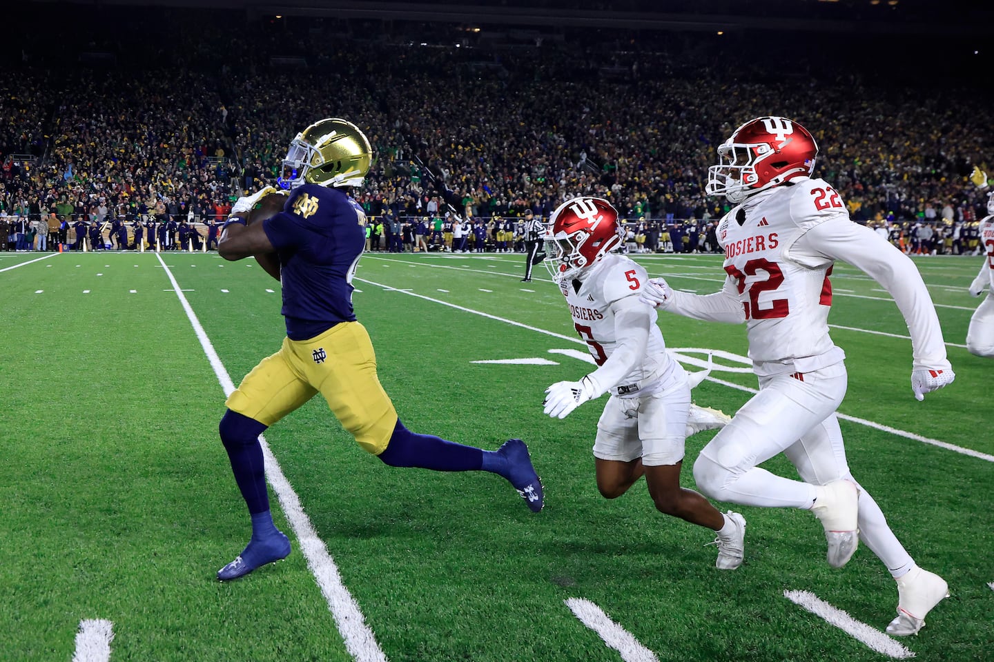 Notre Dame protects home field in College Football Playoff win over Indiana