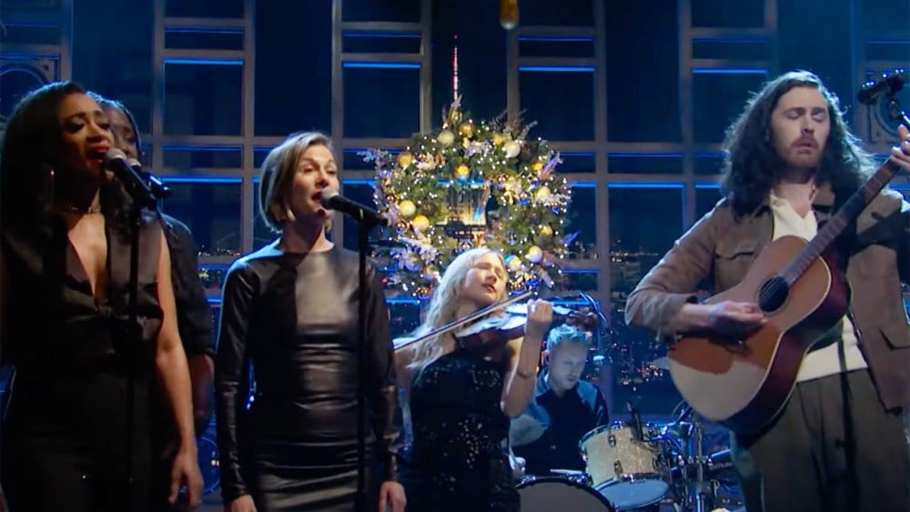 Hozier Performs 'Fairytale of New York' on SNL for Christmas