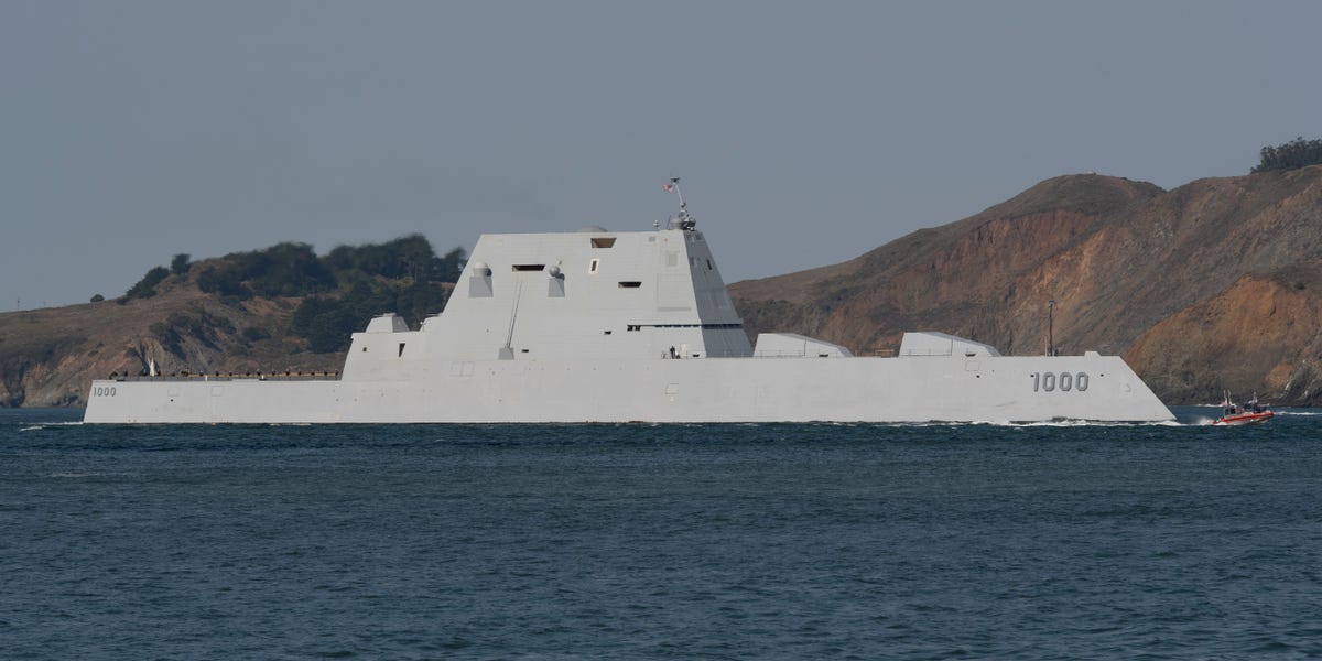 Zumwalt-class stealth destroyers may finally find purpose as hypersonic missile shooters