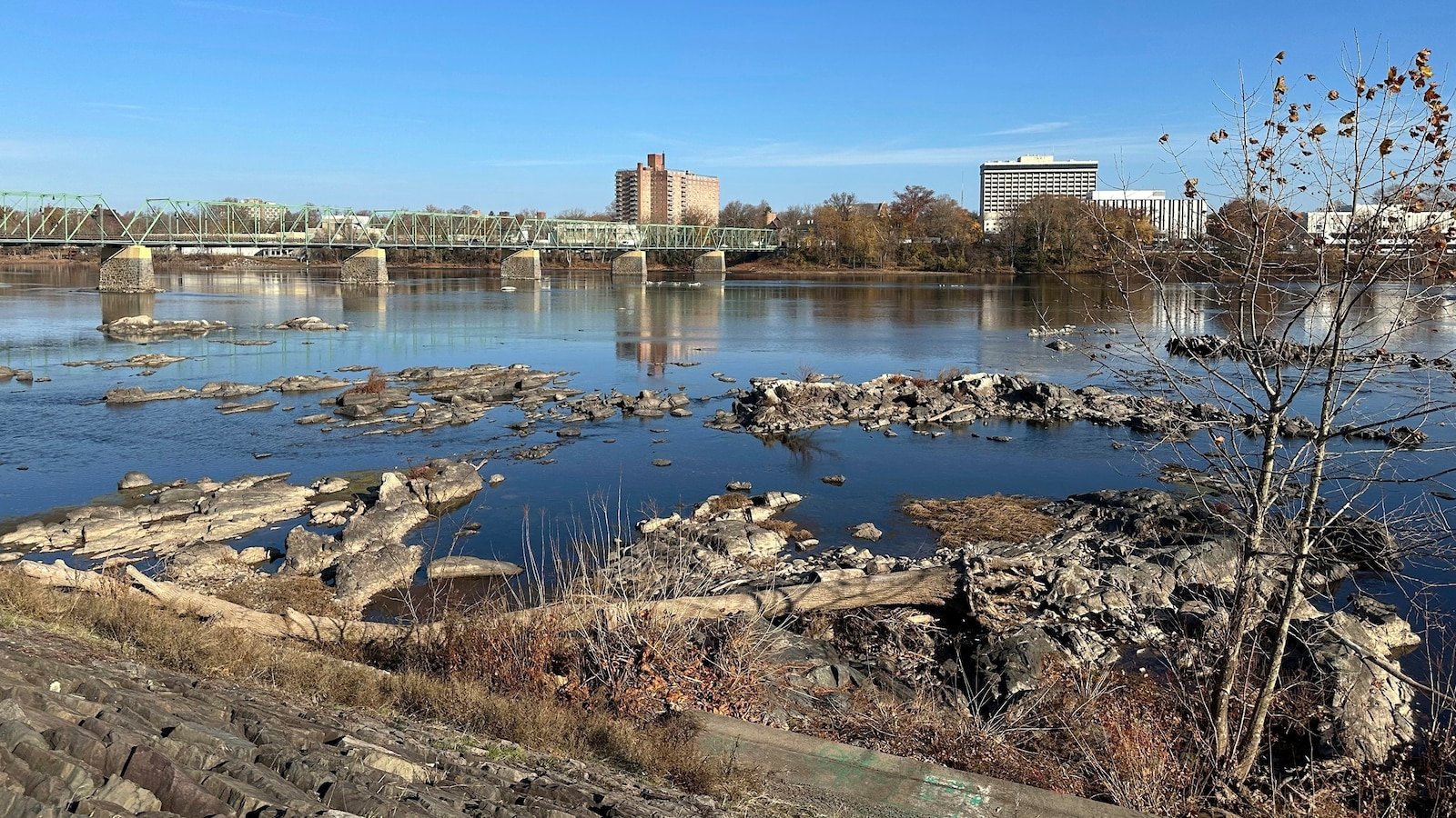 Ocean salt water entering Delaware River due to drought, sea level rise