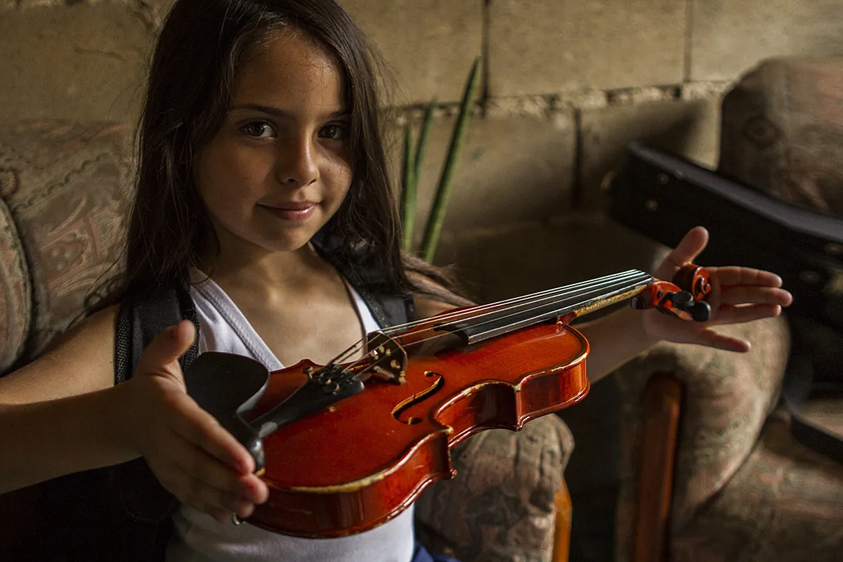 Dissandra, Wuilly y Edixon, los niños músicos de las brisas de una Valencia (venezolana) destruida