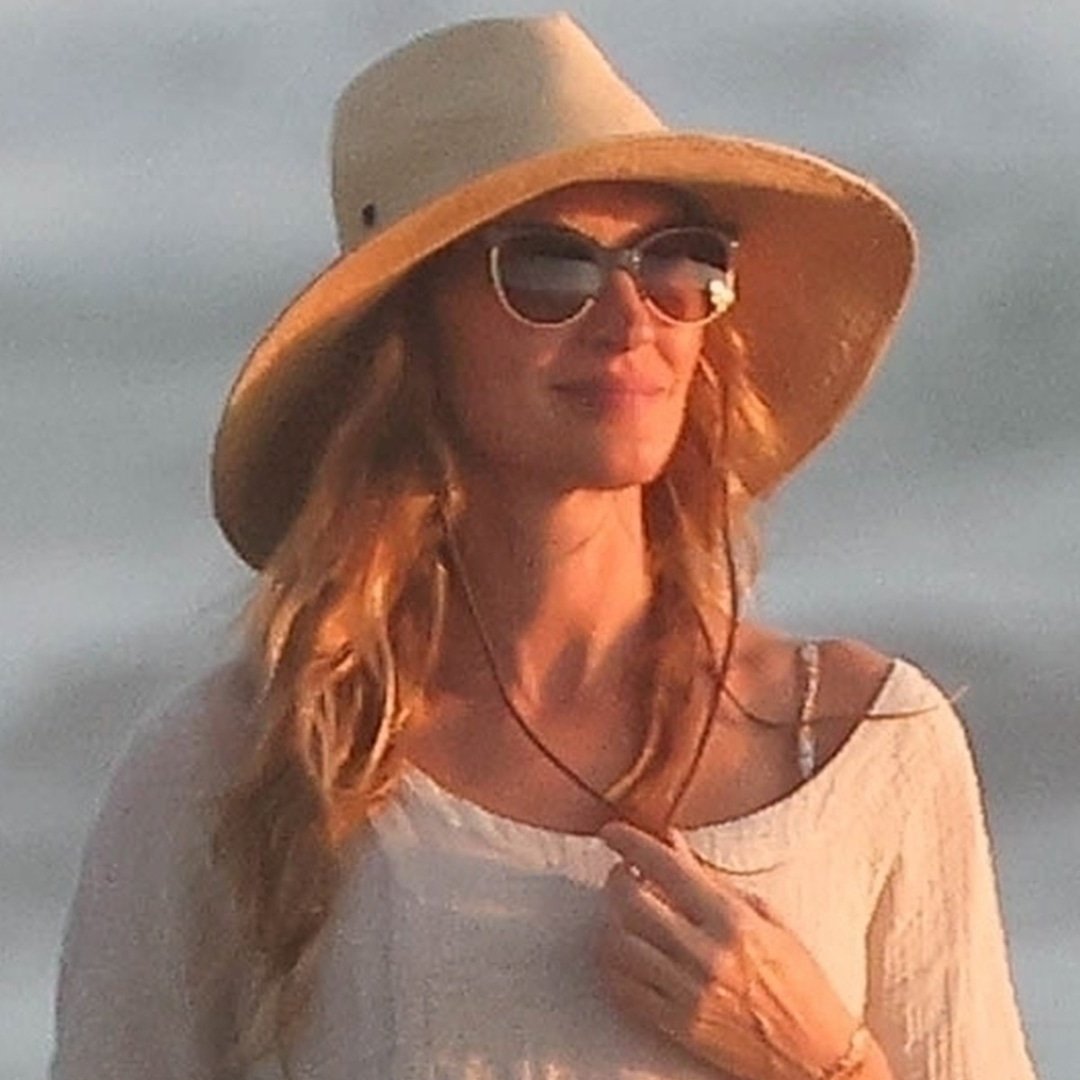 See Pregnant Gisele Bündchen and Joaquim Valente's PDA-Packed Babymoon