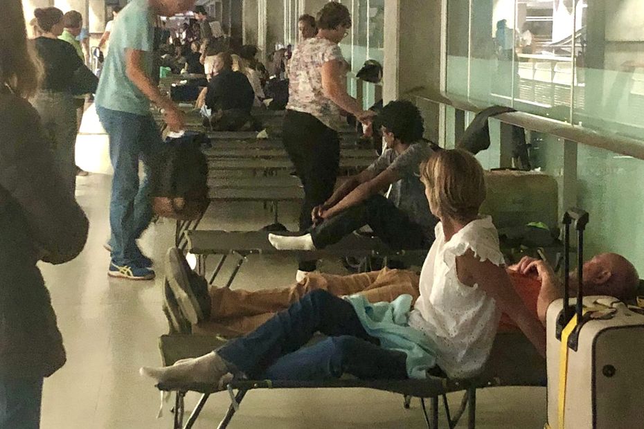 Les passagers d'un vol à destination de Paris passent la nuit à l'aéroport de Pointe-à-Pitre en raison d'un incident technique