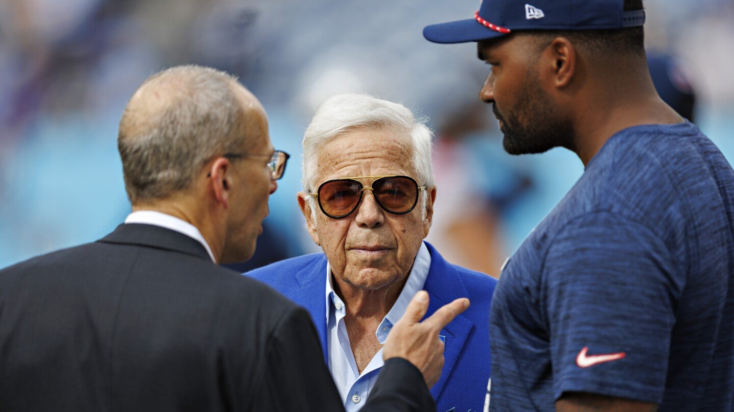 Report: Robert Kraft won't secure Hall of Fame induction this year