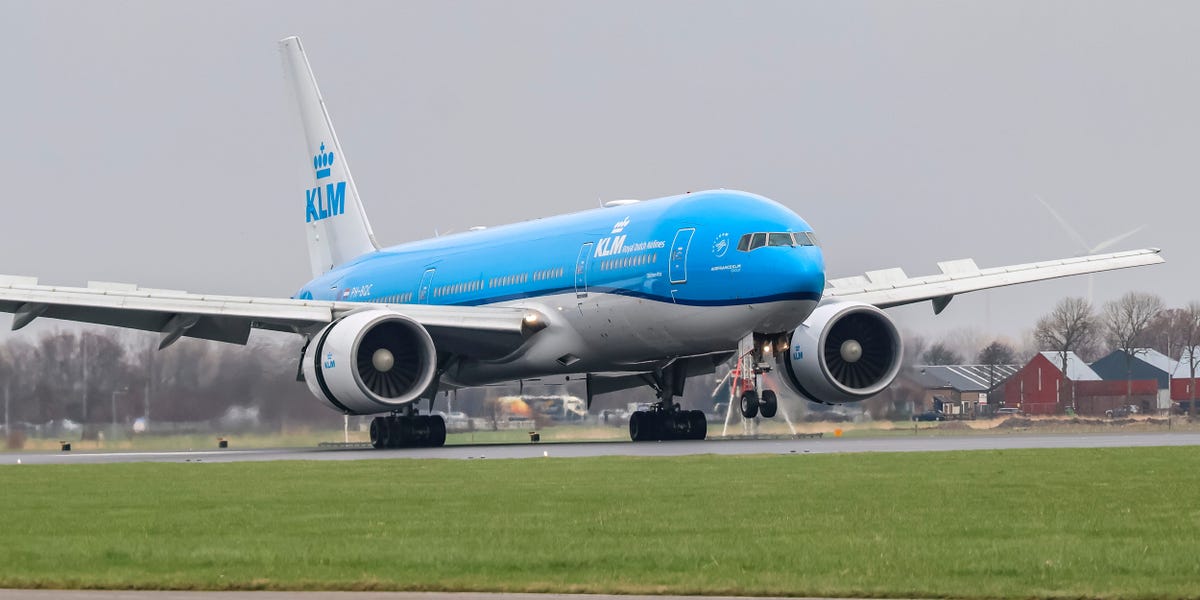 A KLM Boeing 777 turned around over the Atlantic, leaving passengers on a 4-hour 'flight to nowhere'