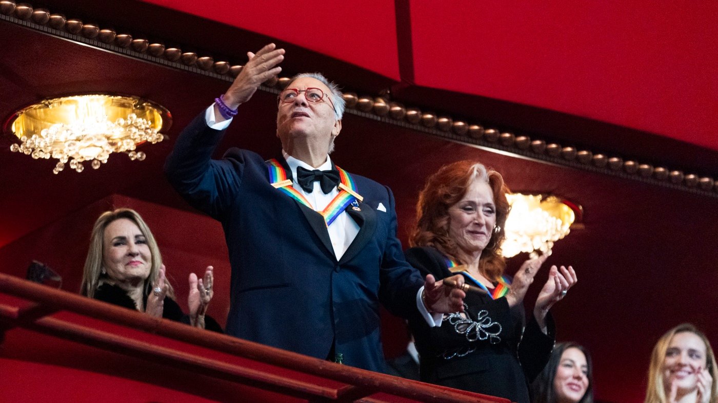 Kennedy Center pays tribute to the Grateful Dead, Raitt, Sandoval and The Apollo