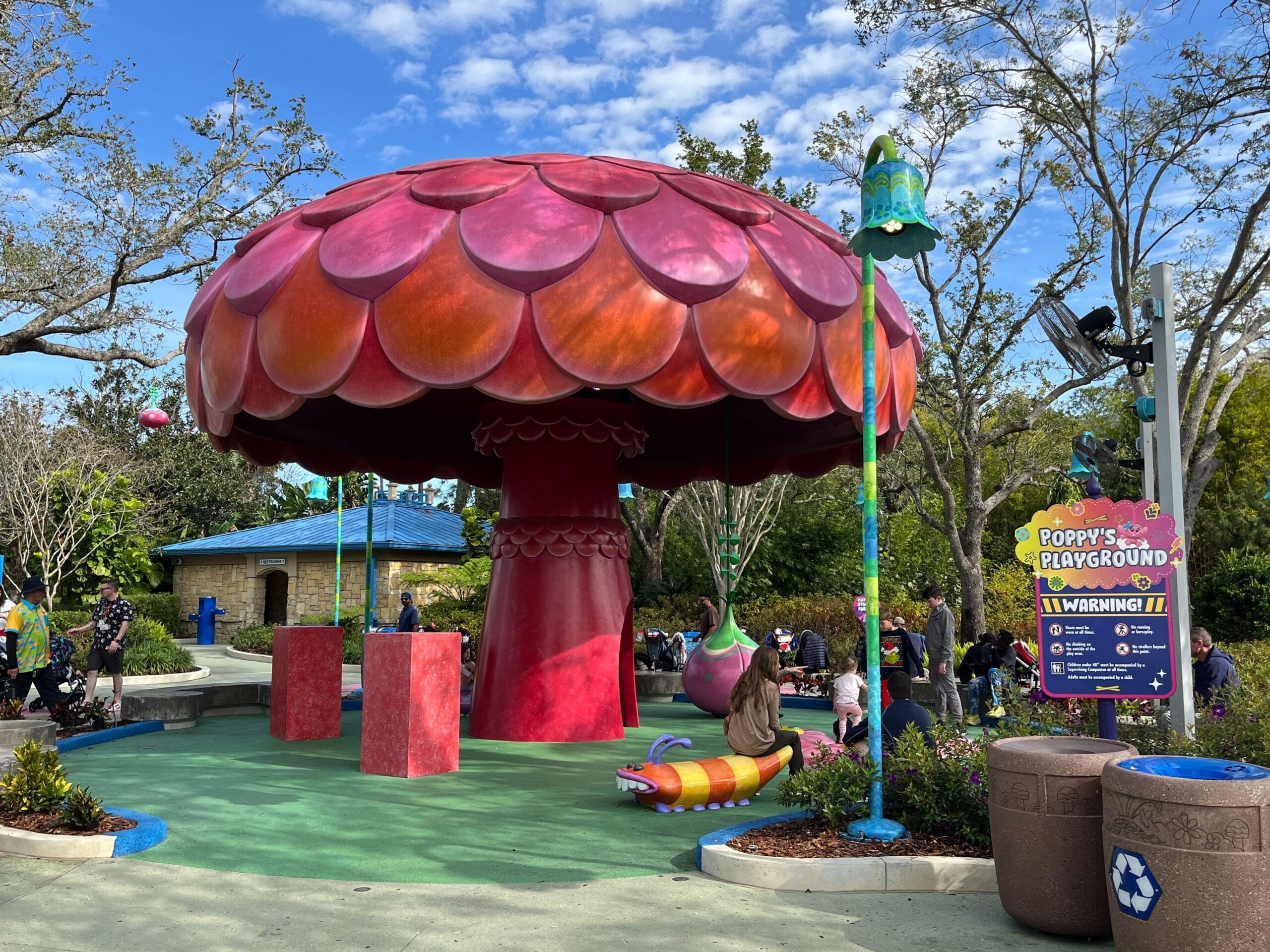 First Floral Bucket Returns to Poppy's Playground at Universal Studios Florida After Quick Refurbishment