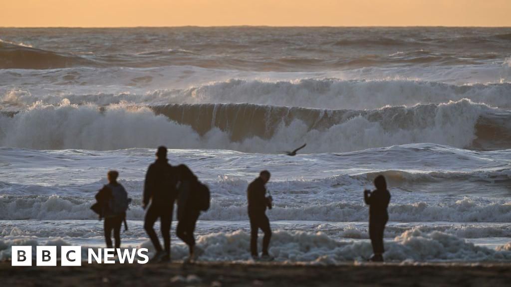 US faces deadly surf conditions and tornadoes during holidays