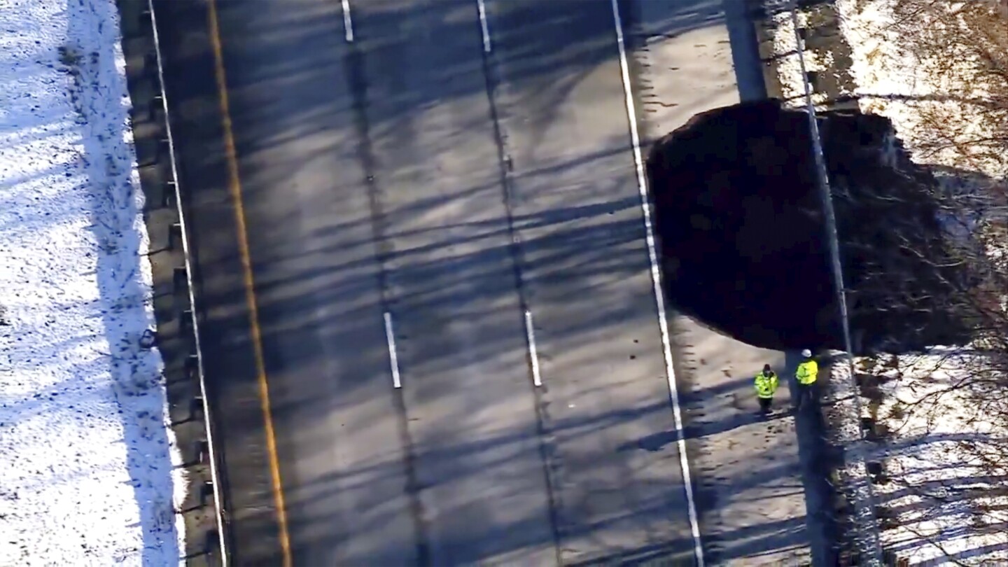 Sinkhole in New Jersey keeps I-80 closed after a section collapses into an abandoned mine