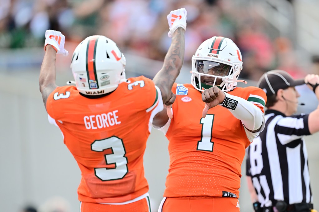 Miami QB breaks Division I record for career TD passes