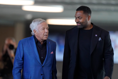 Boston Reporter Expects Difficult Decision From Robert Kraft for Drake Maye As Patriots Fans Want Jerod Mayo Fired