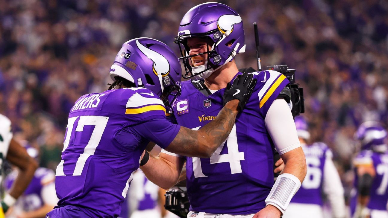 Vikings celebrate QB Sam Darnold after key win over Packers