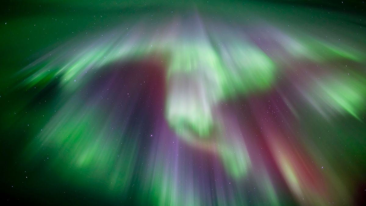 Aurora alert - Powerful geomagnetic storm could spark northern lights as far south as Illinois Dec. 30 and Dec. 31