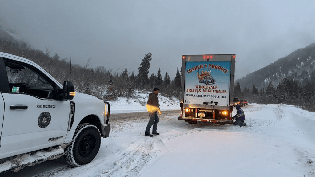 Traffic nightmare impacts Utah canyons