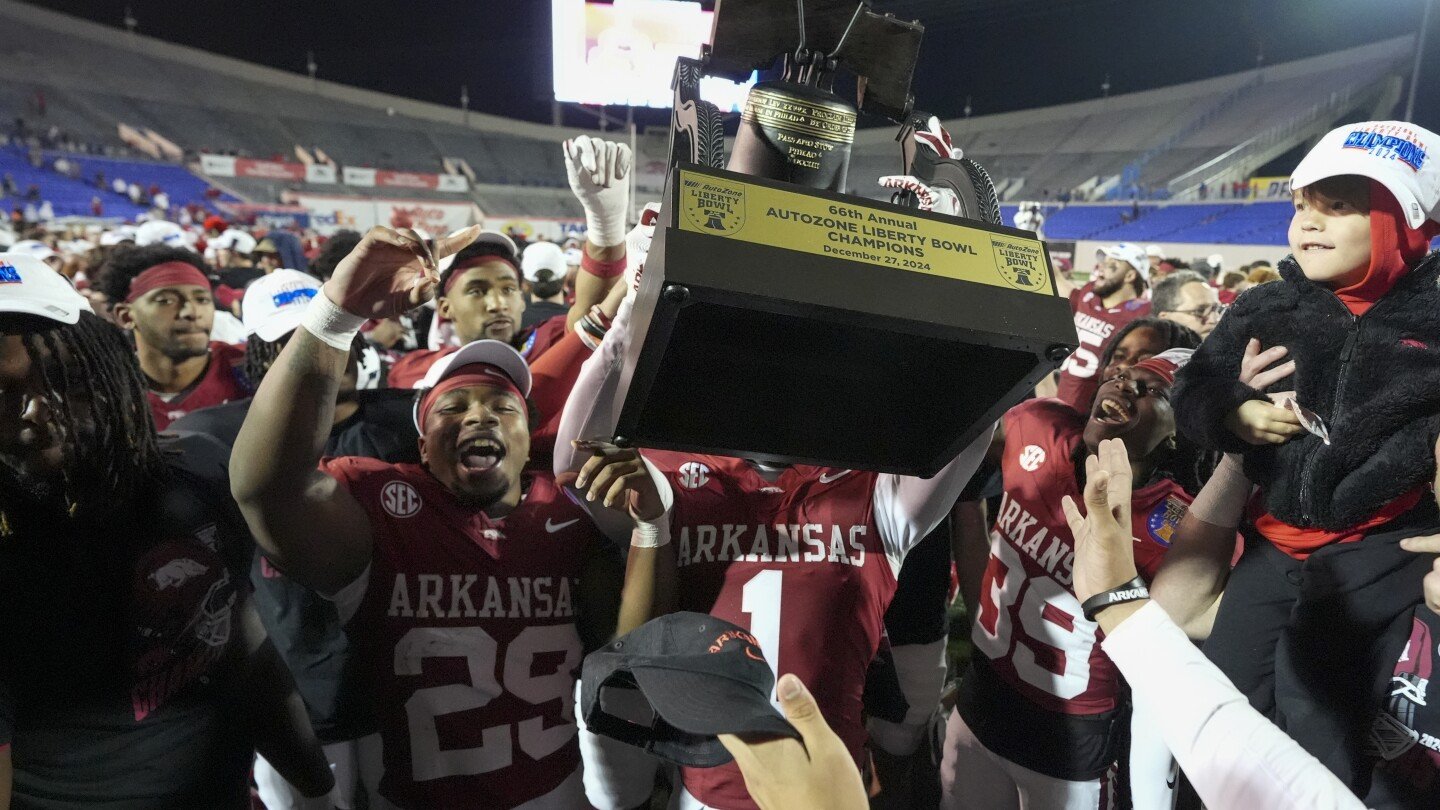 Taylen Green leads Arkansas to 39-26 victory over Texas Tech in the Liberty Bowl