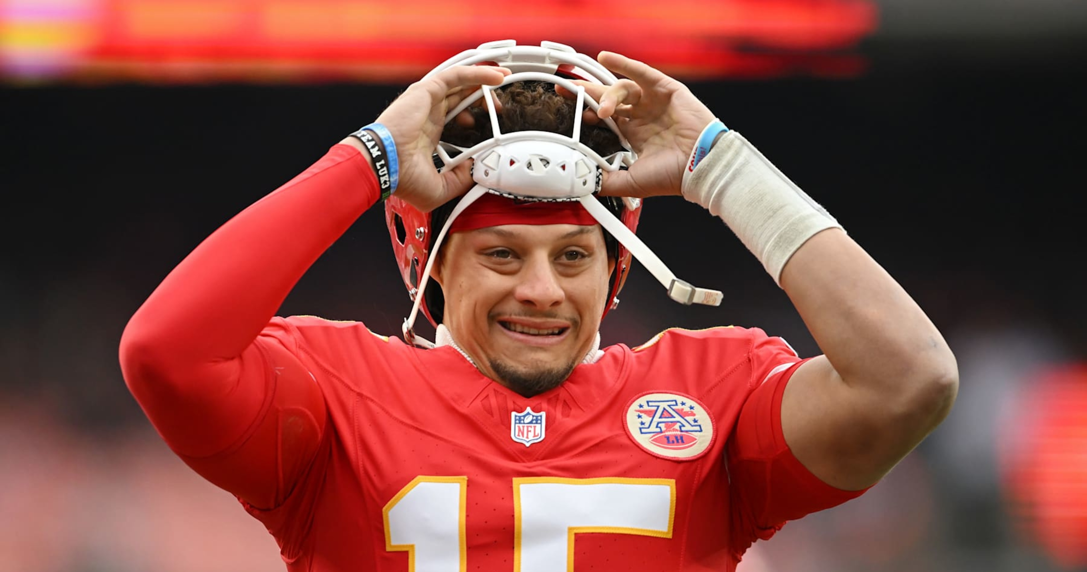 Photo: NFL Debuts New Holiday Uniform Patches for Stroud, Texans vs. Mahomes, Chiefs