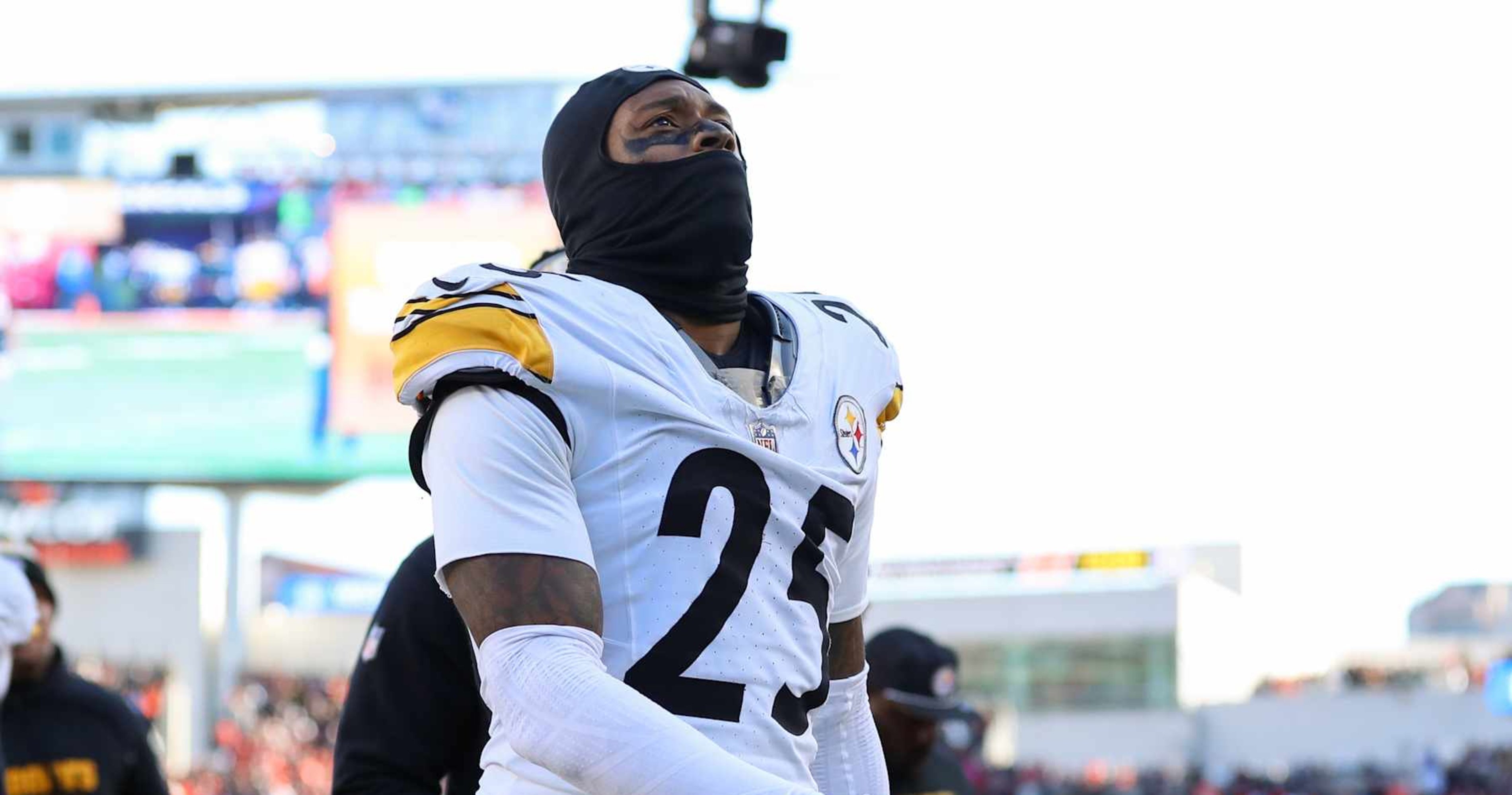 Steelers' DeShon Elliott Calls Out Defense, Says 'Guys Can't Be F--king Wide Open'