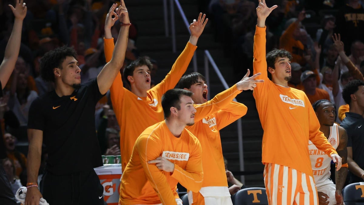 College basketball rankings: No. 1 Tennessee holds lead over Auburn in AP Top 25, Kentucky remains in top 10