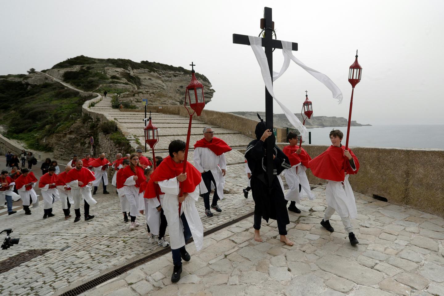 « L’Eglise a dénigré pendant des siècles cette religiosité corse, subtil mélange de sacré et de profane, à laquelle le pape s’intéresse aujourd’hui »