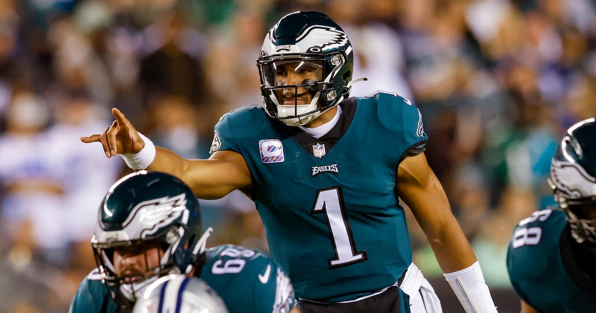 Eagles QB Jalen Hurts (concussion protocol) out vs. Cowboys, Kenny Pickett to start