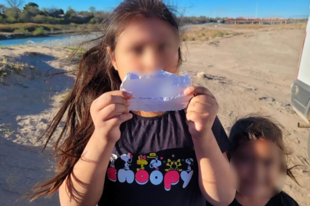 Smuggler dumps migrant girls at US border with handwritten note