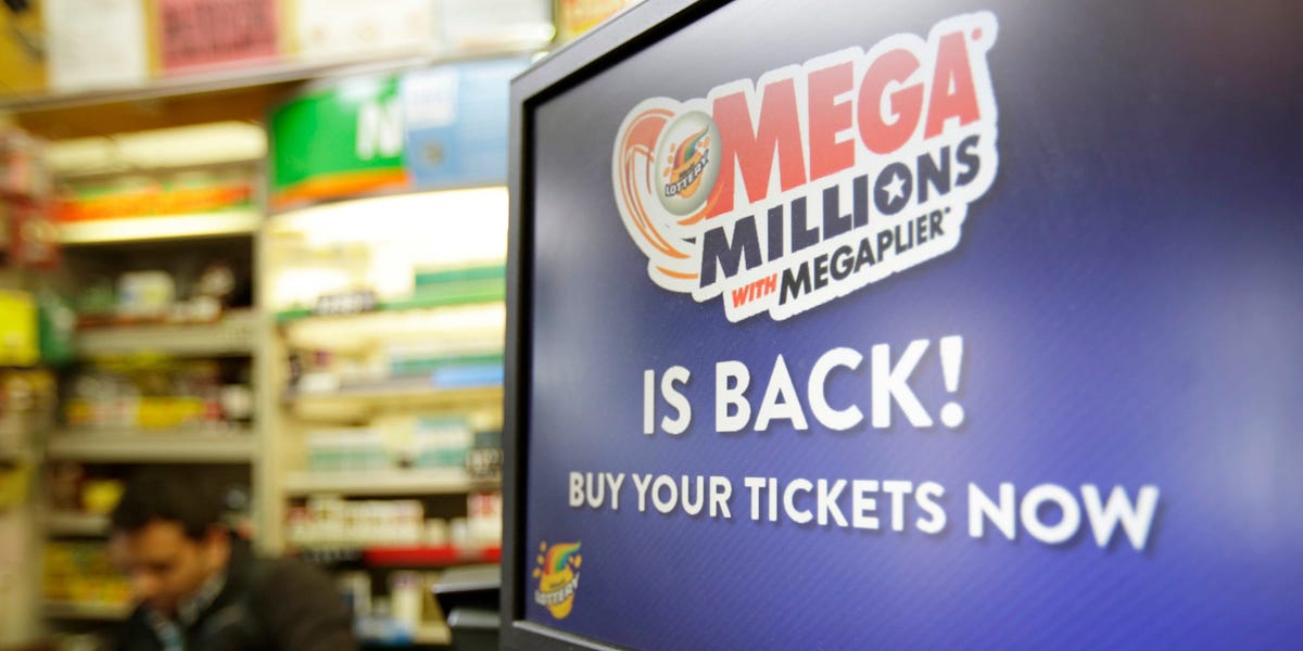 Christmas Eve jackpot hits $1 billion in largest ever December Mega Millions prize