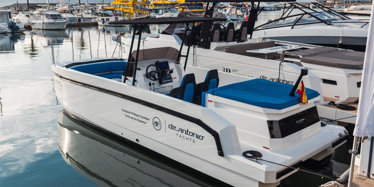 De Antonio Yachts dona la E23 a la Fundación Philippe Cousteau