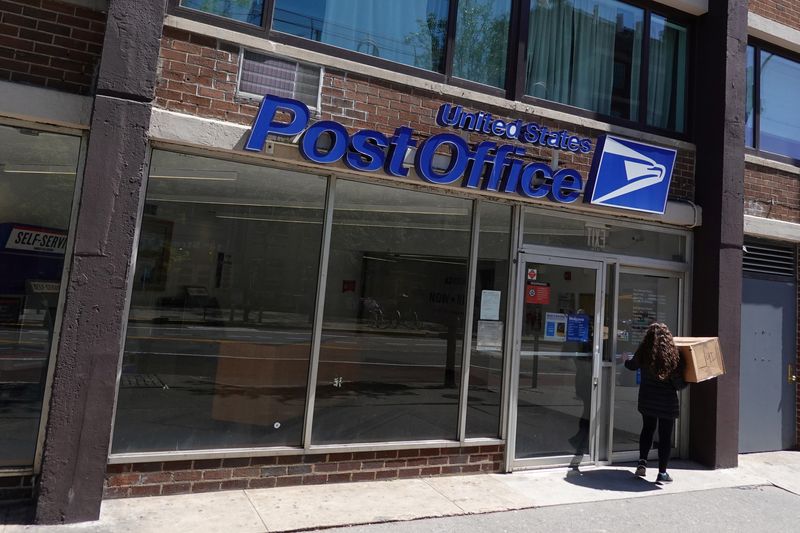 Trump considers privatizing U.S. Postal Service, Washington Post reports