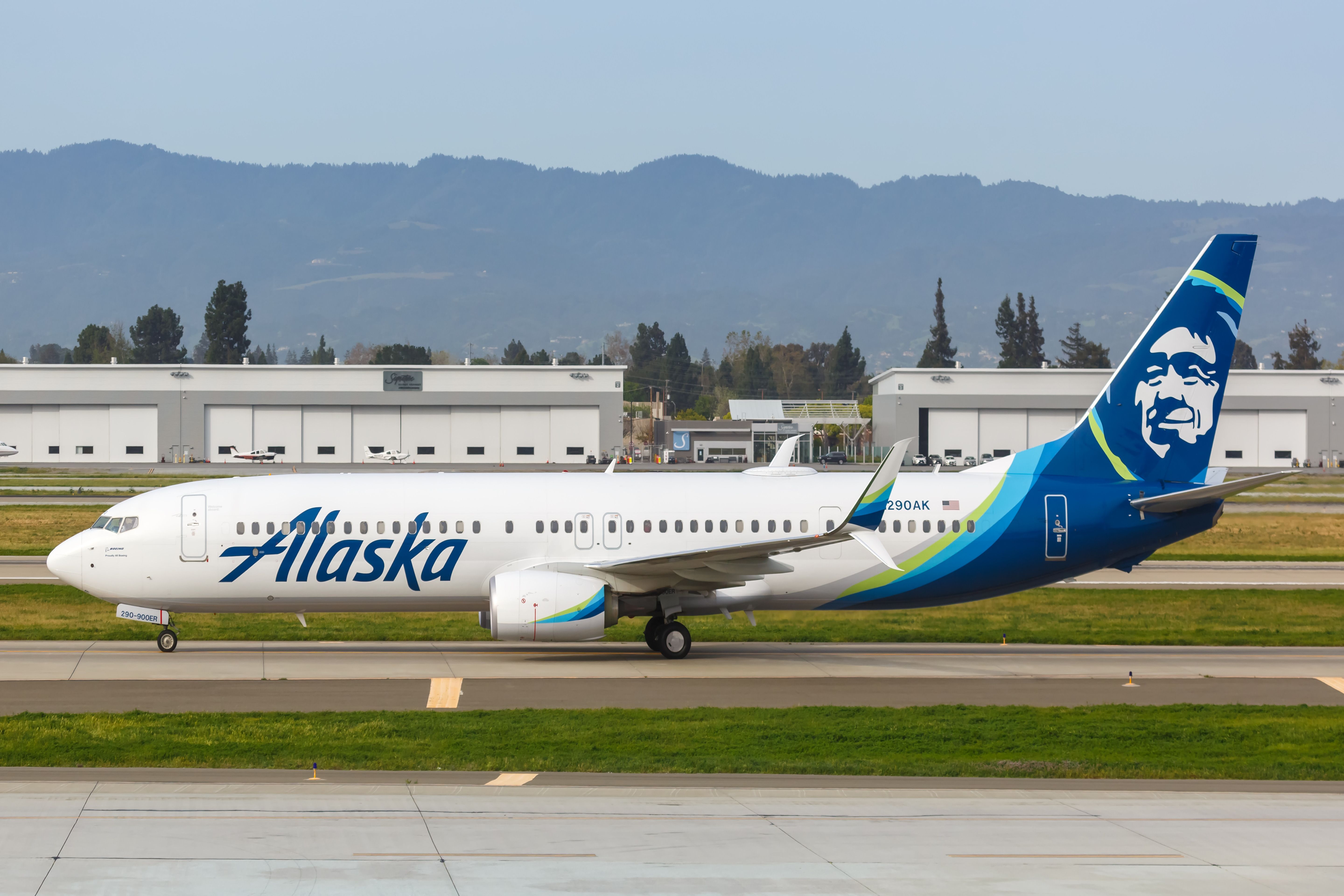 Alaska Airlines Boeing 737-900 Returns To San Jose Due To Mechanical Issues