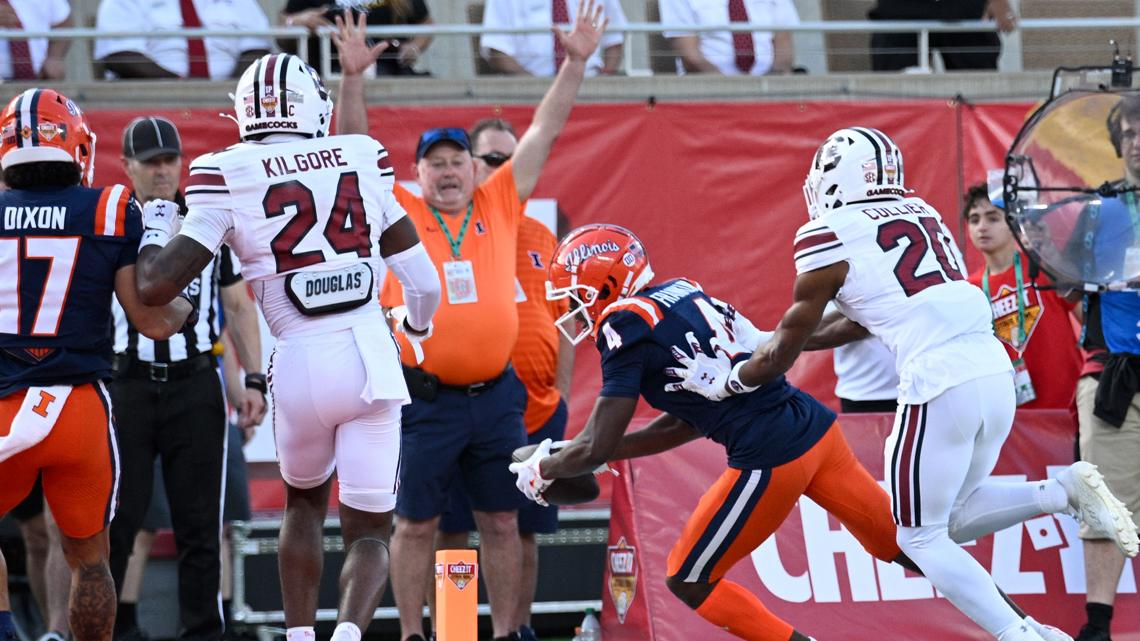 Illinois tops South Carolina in Citrus Bowl