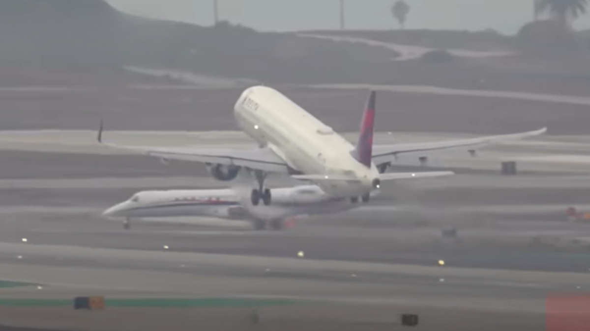 FAA investigating after close call for plane operated by Colorado-based airline on LAX runway