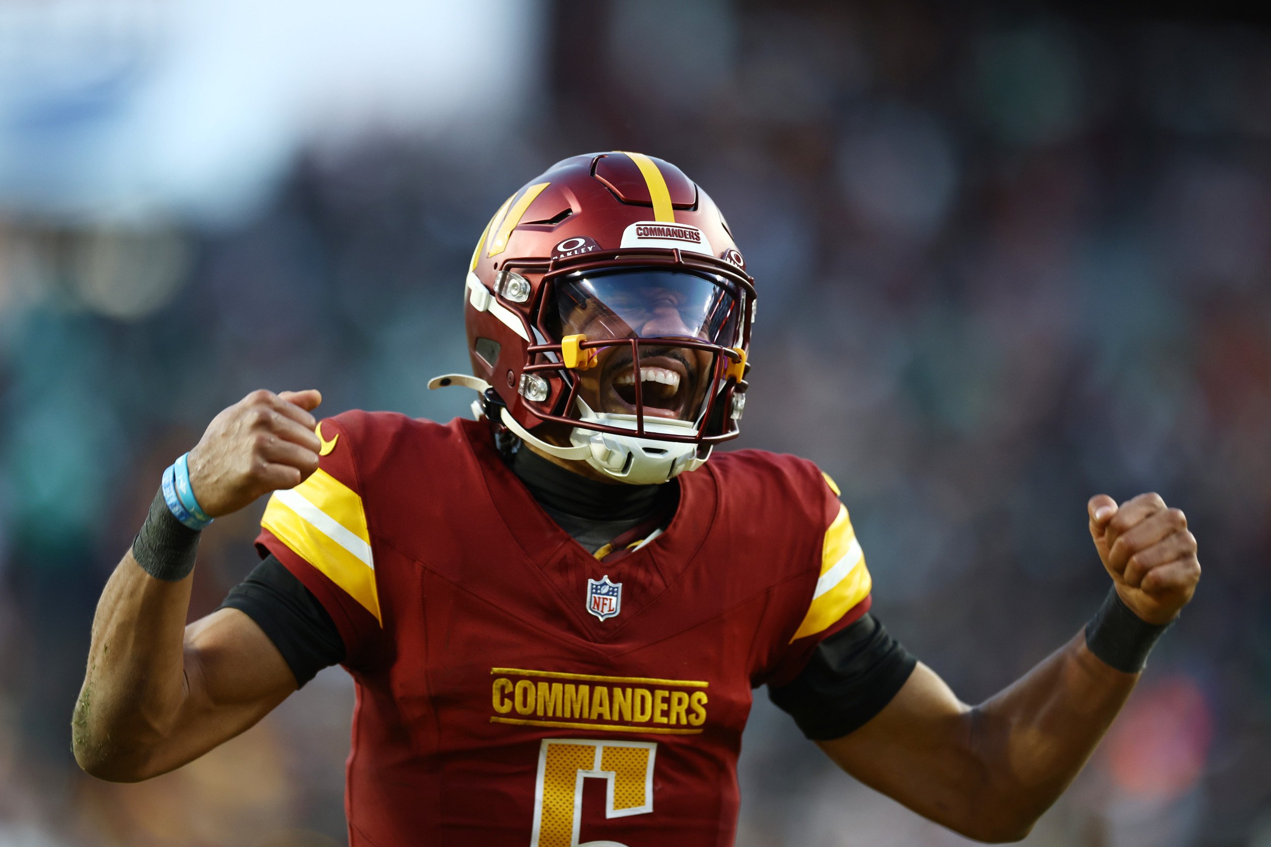 Commanders' Jayden Daniels Surprisingly Leads Pro Bowl Quarterback Voting