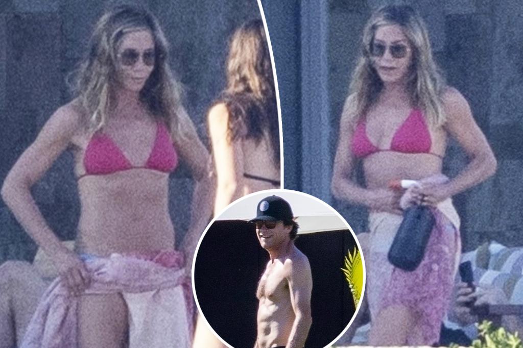 Bikini-clad Jennifer Aniston hangs with Jason Bateman at Cabo pool