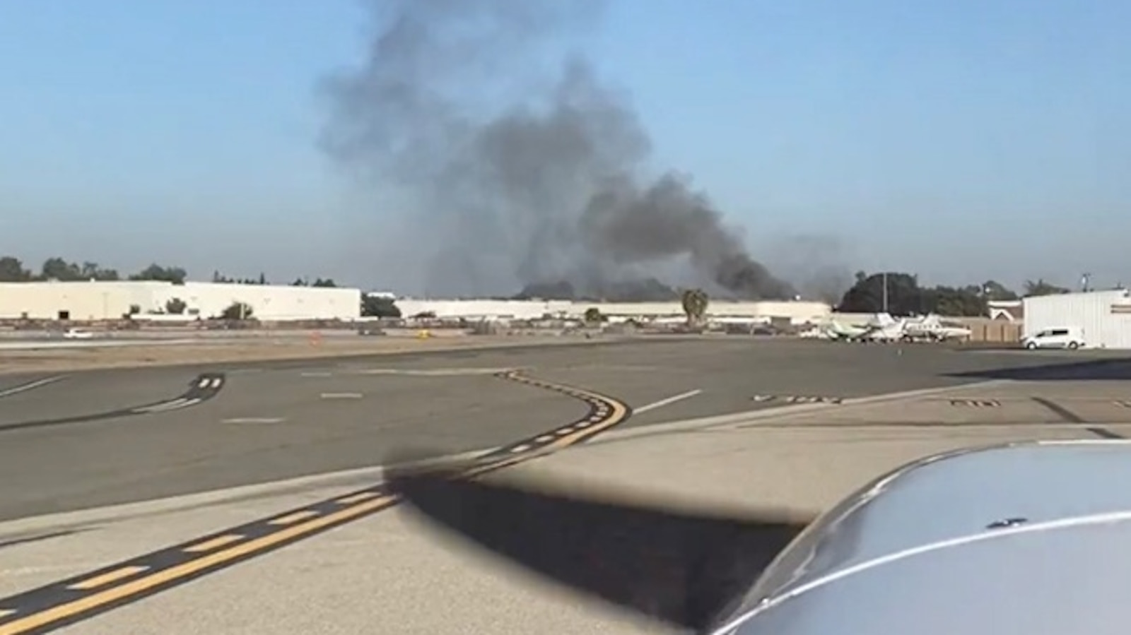 1 dead, 15 hurt after small plane crashes into building in Southern California