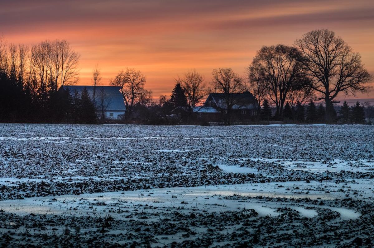 How the Earth’s tilt creates short, cold January days