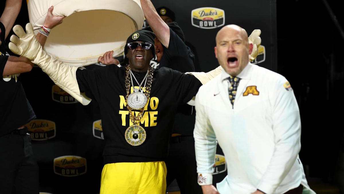 Flavor Flav plays Duke's Mayo Bowl mascot, helps give Minnesota coach P.J. Fleck mayo bath after win