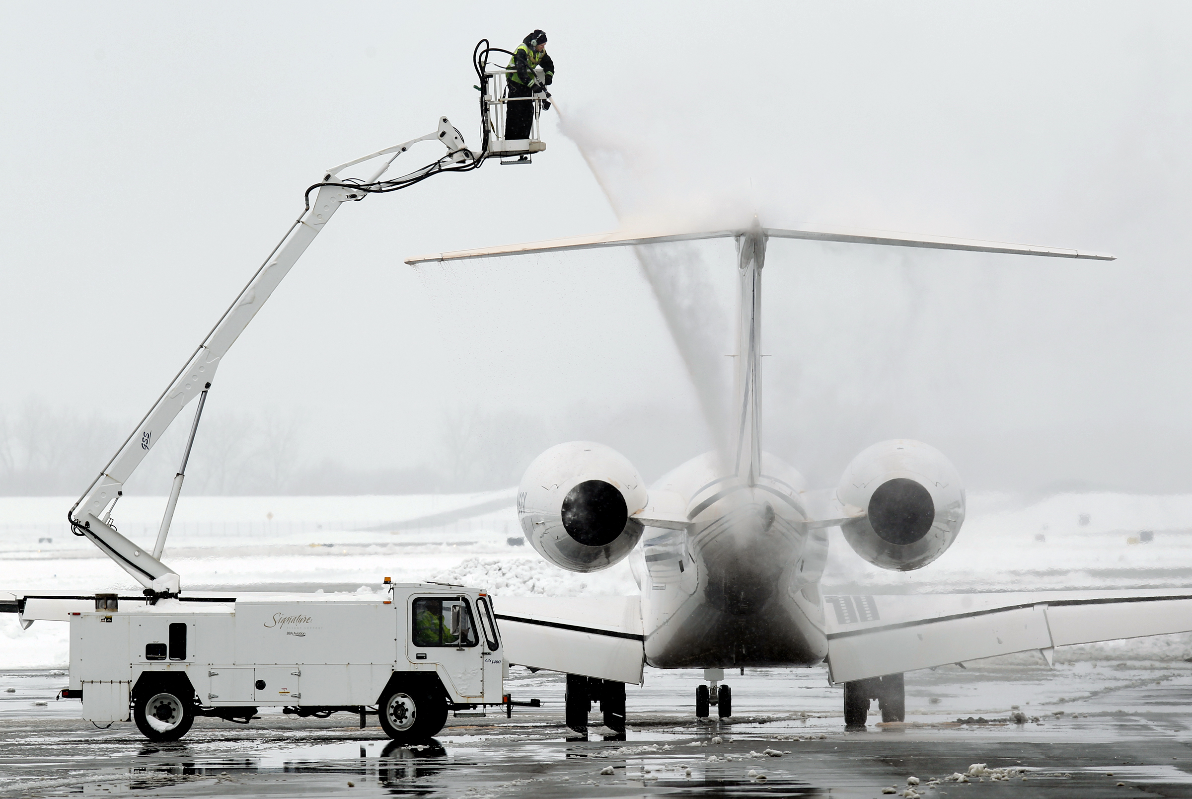 Kansas City Airport Closes Amid Midwest Polar Vortex