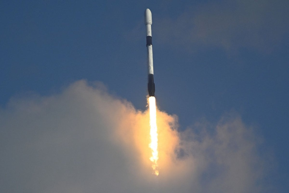 SpaceX sends up first Starlink mission of the new year