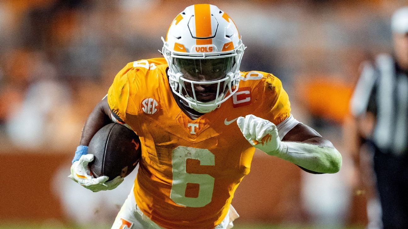 Vols' record-setting RB Sampson entering draft