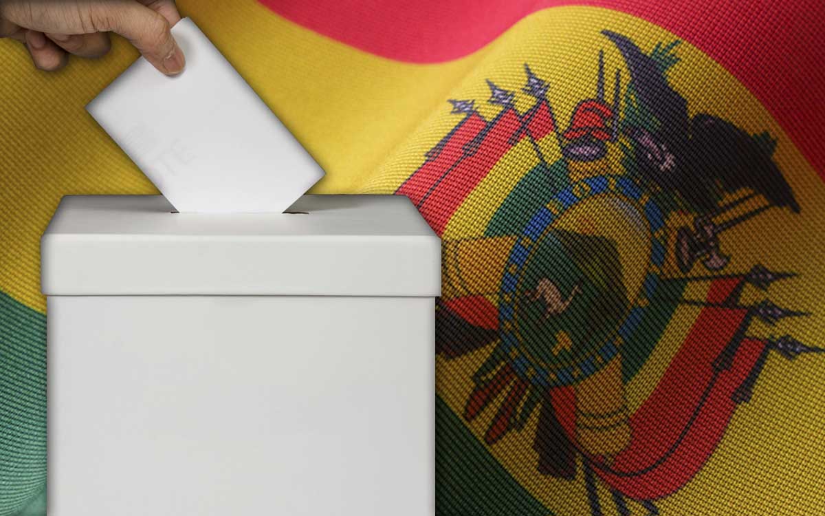 Los bolivianos llevan a cabo su tercera, aunque incompleta, elección judicial