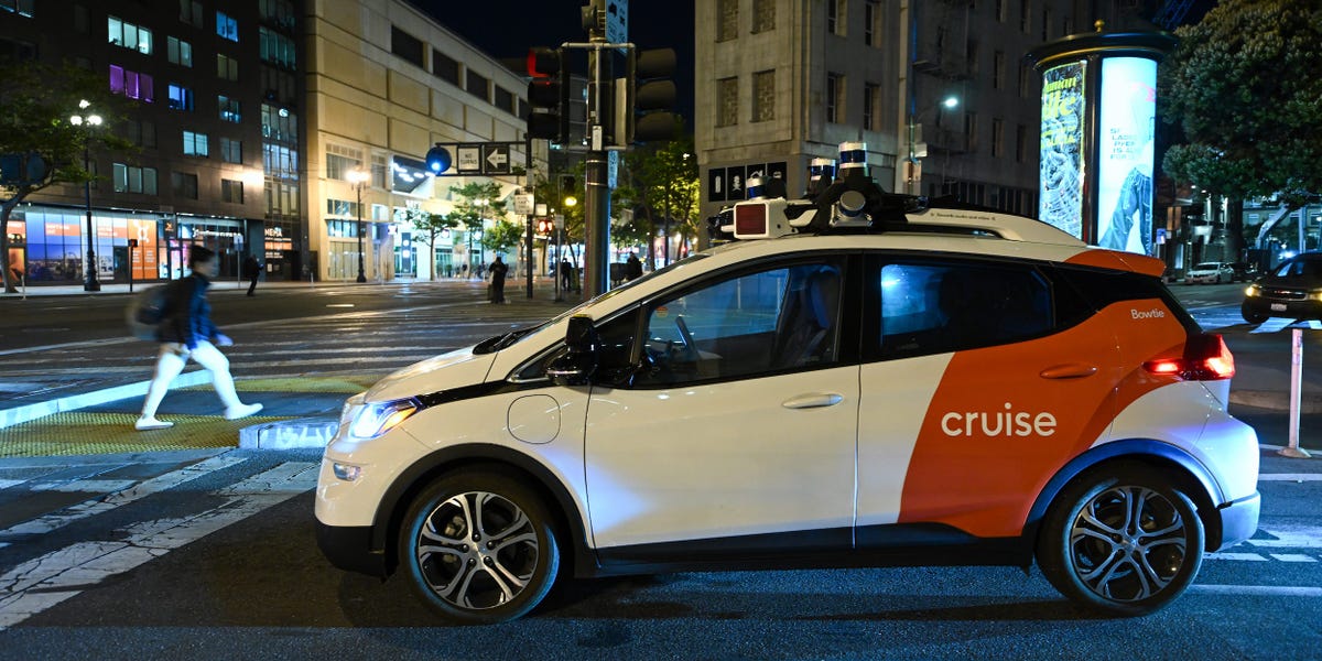 Cruise founder calls GM 'a bunch of dummies' after automaker shuts down robotaxi startup