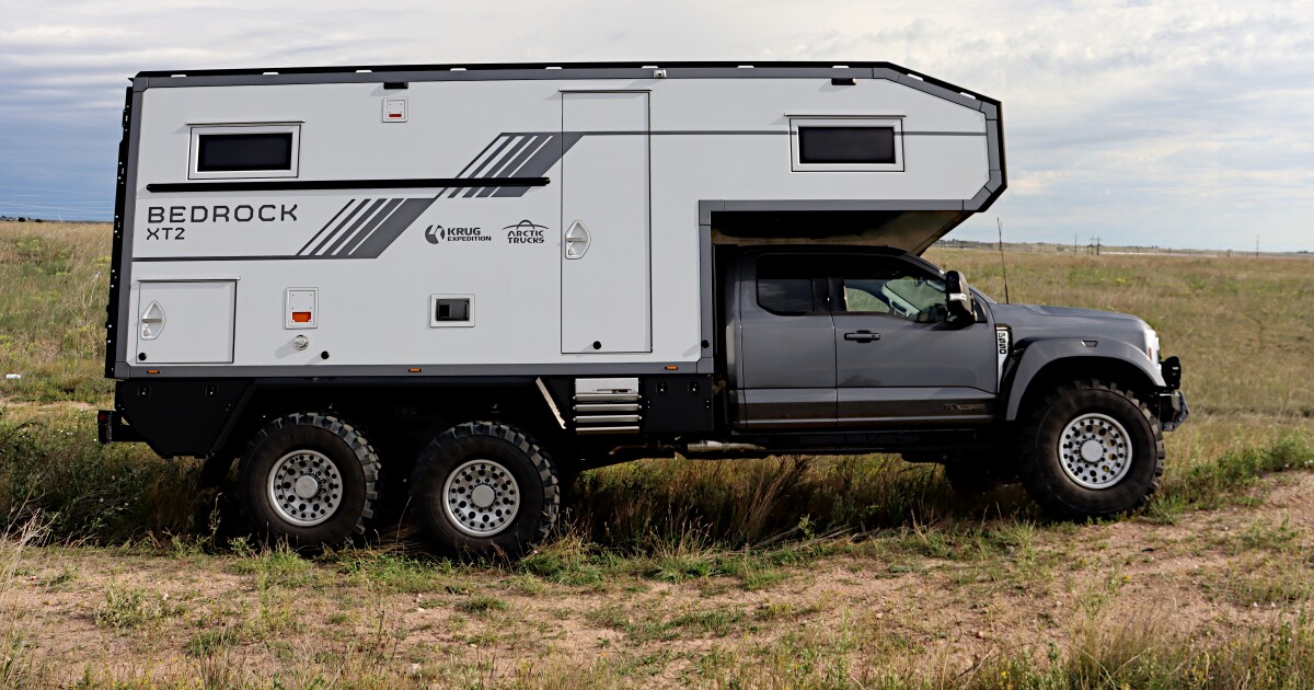 Going full articulation in the Arctic Trucks/Krug Expedition Bedrock XT2