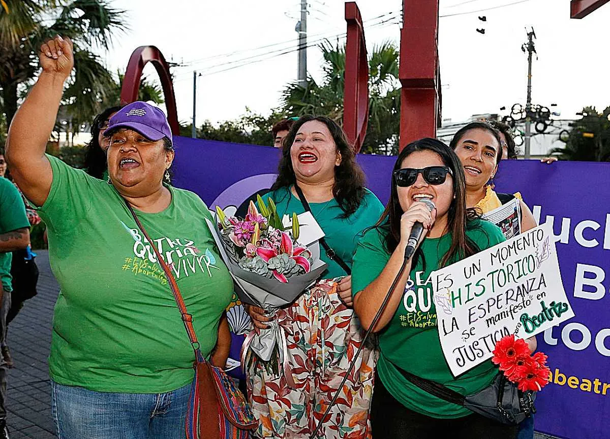 Condenan a El Salvador por "violencia obstétrica" al no permitir abortar a una joven cuyo feto no podía sobrevivir