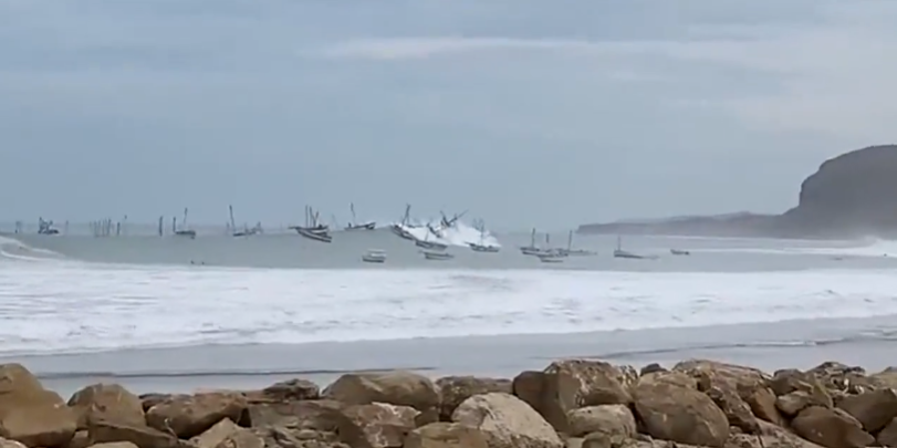 Tsunami atinge costa norte do Peru e morador filma; assista